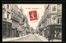 CPA Vichy, Rue De Nîmes, Vue De La Rue  - Vichy