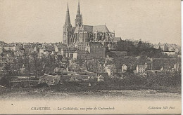 X112311 EURE ET LOIR CHARTRES LA CATHEDRALE VUE PRISE DE CACHEMBACK - Chartres