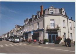 79 THOUARS --- Boulevard Pierre Curie . Bar Le Dauphin (Livenais) - Thouars