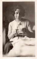 Photographie Vintage Photo Snapshot Tricot Tricoteuse Tricoter Laine - Anonyme Personen