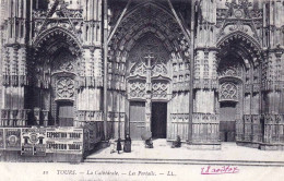 37 - Indre Et Loire -  TOURS - La Cathedrale - Travaux Derriere Les Palissades - Les Portails - Tours