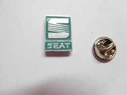 Beau Pin's , Logo Auto Seat , VW , VAG , Bleu Clair - Volkswagen