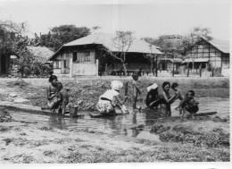 Photographie Vintage Photo Snapshot Asie Sud Est Indochine Village  - Orte