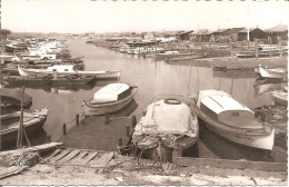 LA TESTE DE BUCH (33) Le Port Et La Flotille De Pinasses De Pêche En 1959  CPSM  PF - Andere & Zonder Classificatie