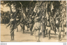 CARTE PHOTO DEFILE DE SOLDATS - Oorlog 1914-18