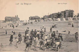 LE TREPORT  Sur La Plage - Le Treport