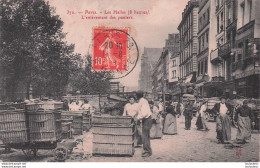 PARIS  LES  HALLES L'ENLEVEMENT DES PANIERS - Paris (01)