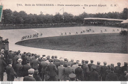 VELODROME BOIS DE VINCENNES PISTE MUNICIPALE UN GRAND DEPART - Vincennes