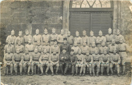 CARTE PHOTO MILITAIRE/   N° 7  SUR LE COL - Regiments