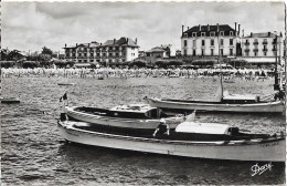 ARCACHON - La Plage Et Le Bassin - Arcachon