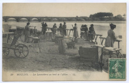 Moulins, Les Lavandières Au Bord De L'Allier (lt 10) - Moulins