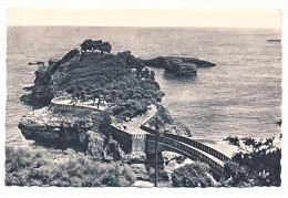 CPSM Dentelée 9 X 14 Pyrénées Atlantiques BIARRITZ Le "Basta" - Biarritz