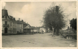 70 - SAINT LOUP  SUR SEMOUSSE - PLACE DES HALLES - Andere & Zonder Classificatie