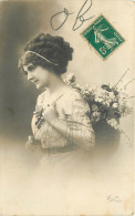 FANTAISIE  - FEMME  - FRAU - LADY  -  CORBEILLE DE FLEURS - Vrouwen