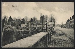 CPA Rethel, Vue De La Rue Avec Kriegsruinen  - Rethel