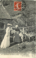 FOLKLORE -  ENVIRONS DU MONT D'OR - UNE BUVETTE DE LAIT DANS LA MONTAGNE - Personnages