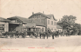 55 Verdun La Gare Vue Extérieure CPA Cachet 1906 , Animation Attelage Attelages - Verdun