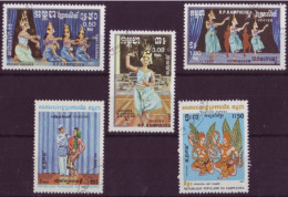 Asie - Kampuchea - Danse - 5 Timbres Différents - 7443 - Kampuchea