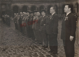 Fixe Paris 29 Janvier 1955 Remise De Décorations Beau Format Excellent état. - Guerre, Militaire