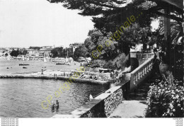 06.  JUAN LES PINS . La Plage BELLES RIVES . - Juan-les-Pins