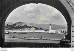 06.  ANTIBES .  Le Fort Carré Vu Du Port . - Andere & Zonder Classificatie