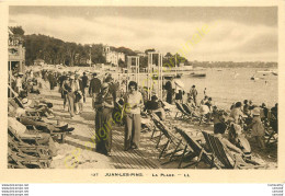 06.  JUAN LES PINS .  La Plage . CPA Animée ; - Juan-les-Pins