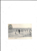 CARTE POSTALE 62 BERCK PLAGE ENFANTS AU BAIN VOYAGEE - Berck