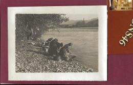 200524 - PHOTO CIRCA 1910 - 26 CREST - Les Lavandières Au Bord De L'eau - Crest