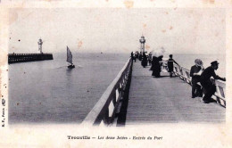 14 - Calvados -  TROUVILLE -   Les Deux Jetées - Entrée Du Port - Trouville