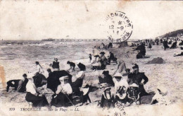 14 - Calvados -  TROUVILLE -   Sur La Plage - Trouville