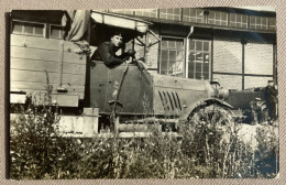 ABL - Belgische Militair In Vrachtwagen / Soldat Belge Dans Un Camion - 14 X 9 Cm. - Guerre, Militaire