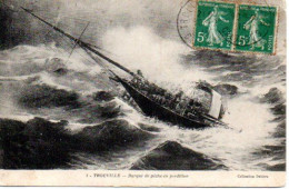 14 TROUVILLE - Barque De Pêche En Perdition - Trouville