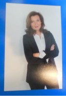 AUTOGRAPHE DE VALERIE TRIERWEILER SUR PHOTO - Televisie & Internet