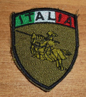 DISTINTIVO Scudetto Pozzuolo Del Friuli - Esercito Italiano - Velcro Adesivo - Oscurato (284) - Italian Army Cavalry - Armée De Terre