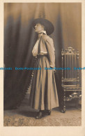 R125417 Old Postcard. Woman Portrait. George Weaks - World