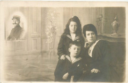 210524 - MILITARIA WW1 1914 18 - Carte Photo Famille - Militaire N°1 Au Képi Patriotisme - Altri & Non Classificati