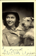 CPA Schauspielerin Hertha Feiler, Portrait Mit Terrier, Hund, Ross Verlag A 3077/2, Autogramm - Actores