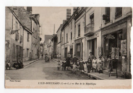 L'ILE BOUCHARD * INDRE & LOIRE * RUE REPUBLIQUE * CAFE DU COMMERCE * TABAC / REGIE * Phot. Ferrand * CARTES POSTALES - L'Île-Bouchard