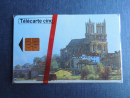 Cathédrale De ??   Télécarte Neuve Sous Blister   05 U    TCsb2410 - Unclassified