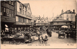 51  REIMS - La Place Du Marché - Reims