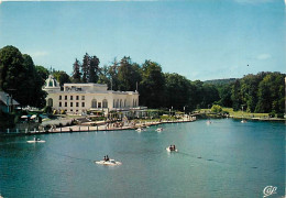 61 - Bagnoles De L'Orne - Le Casino Du Lac Et Les Pédalos - CPM - Voir Scans Recto-Verso - Bagnoles De L'Orne