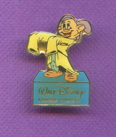 Rare Pins Walt Disney Home Video Nain Simplet T228 - Disney