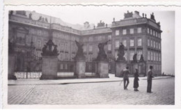 Photo Tchécoslovaquie Prague Château Des Présidents  A Situer Et Identifier Réf 30632 - Orte