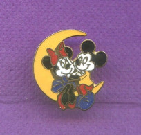 Rare Pins Disney Minnie Et Mickey Lune Egf T230 - Disney