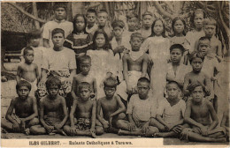 PC ILES GILBERT, ENFANTS CATHOLIQUES Á TARAWA, Vintage Postcard (b53559) - Kiribati