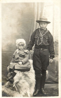 SCOUTS BOY SCOUT WITH LITTLE GIRL, Vintage Photo Postcard (b54414) - Padvinderij