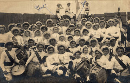 PHOTOGRAPHIE D'UN GROUPE DE JEUNES GENS ORCHESTRE TAMBOURS CLAIRONS - Photographs