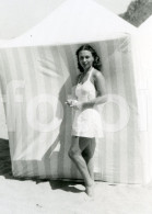 1939 ORIGINAL PHOTO FOTO  AMATEUR FEMME WOMAN BEACH PLAGE FRAU STRAND  AT936 - Pin-ups