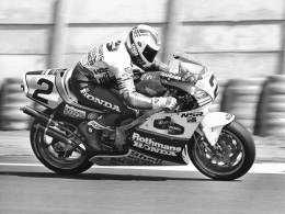 Wayne GARDNER PILOTE MOTO HONDA  EN COURSE PHOTO DE PRESSE ORIGINALE 24 X 18 CM J45 - Deportes