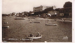 33   ARCACHON     VERS LE GRAND HOTEL 1947     9X14 - Arcachon